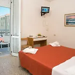 Hotel Ciondolo D'Oro A 5 Minuti Da Rimini Fiera - Parcheggio Gratuito Отель 3*