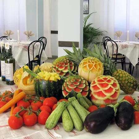 Ciondolo D'oro 5 Minuti Da Fiera Con Parcheggio Incluso 3*