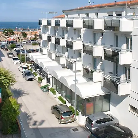 Szálloda Ciondolo D'oro Parcheggio Gratis 3*