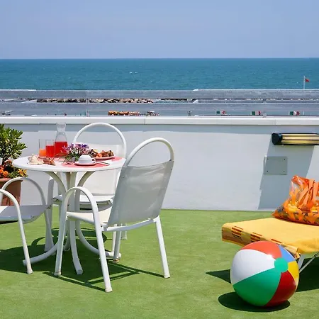 Ciondolo D'oro Parcheggio Gratis Rimini