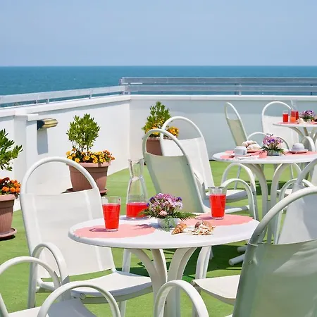 Ciondolo D'oro Parcheggio Gratis Szálloda 3*