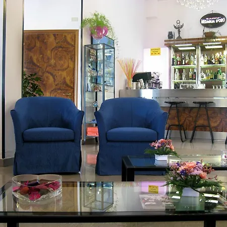 Ciondolo D'oro 5 Minuti Da Fiera Con Parcheggio Incluso 3*