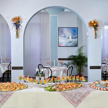 Ciondolo D'oro 5 Minuti Da Fiera Con Parcheggio Incluso Rimini