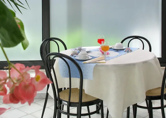 酒店 Ciondolo D'oro 5 Minuti Da Fiera Con Parcheggio Incluso 里米尼