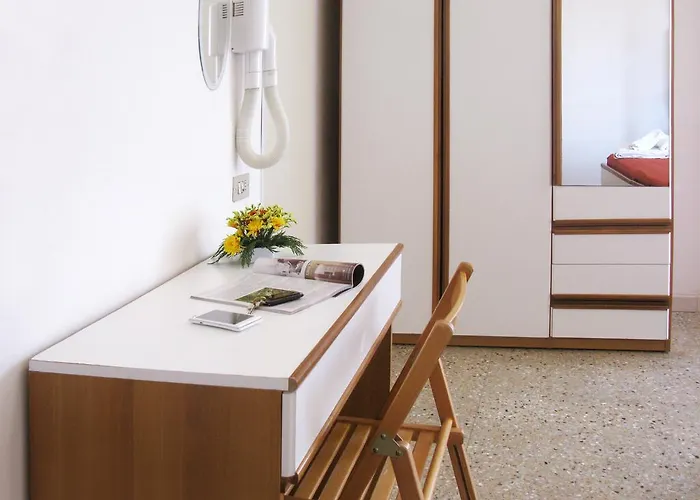 酒店 Ciondolo D'oro 5 Minuti Da Fiera Con Parcheggio Incluso