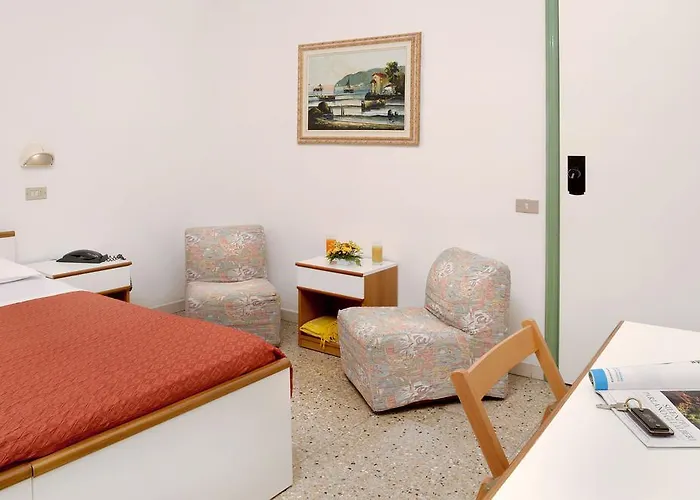 Hotel Ciondolo D'oro 5 Minuti Da Fiera Con Parcheggio Incluso Rimini