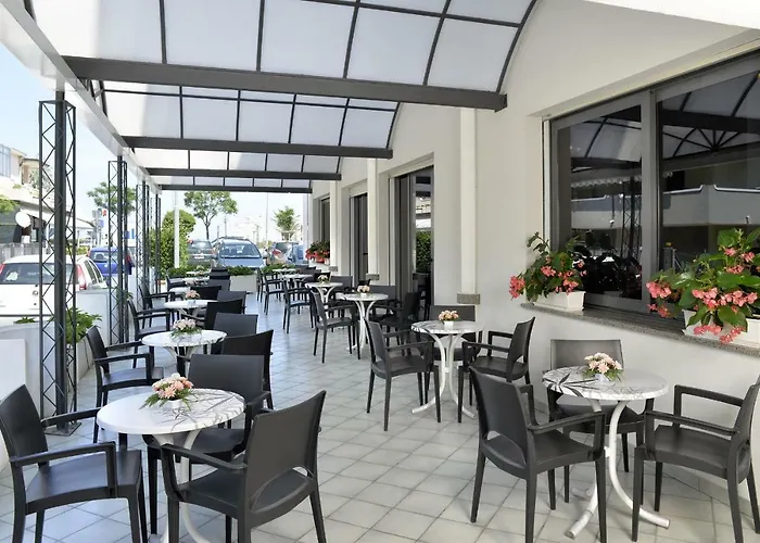 Hotel Ciondolo D'Oro A 5 Minuti Da Rimini Fiera - Parcheggio Gratuito Hotel Rímini