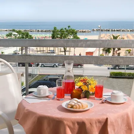 Ciondolo D'oro 5 Minuti Da Fiera Con Parcheggio Incluso Hotel