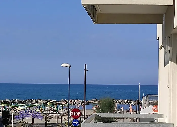 Ciondolo D'oro 5 Minuti Da Fiera Con Parcheggio Incluso Rimini